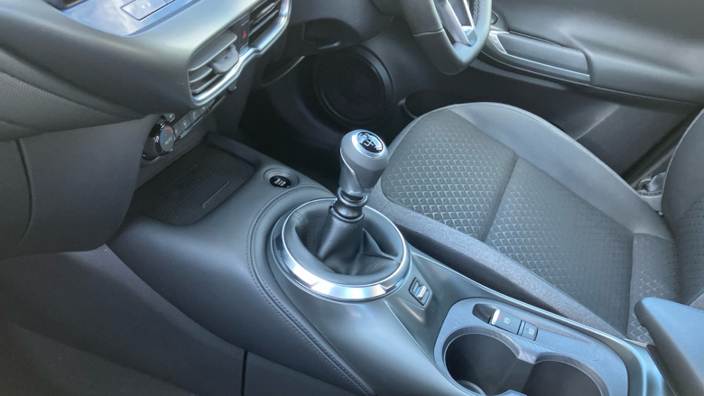 Nissan Juke 1.0 DiG-T N-Connecta 5dr Petrol Hatchback